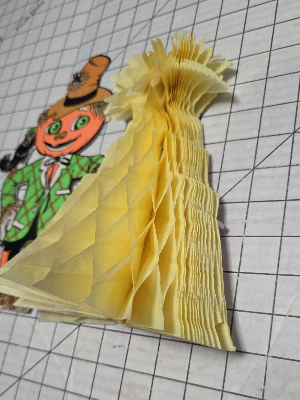 Scarecrow W Crow & Honeycomb Stalks VTG Beistle 11" T X 12.5"W - Picture 12 of 14